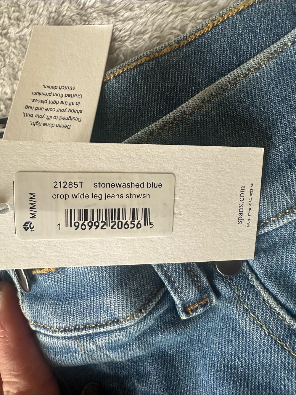 Spanx Women's Wide-Leg Jeans Crop - Picture 7 of 7